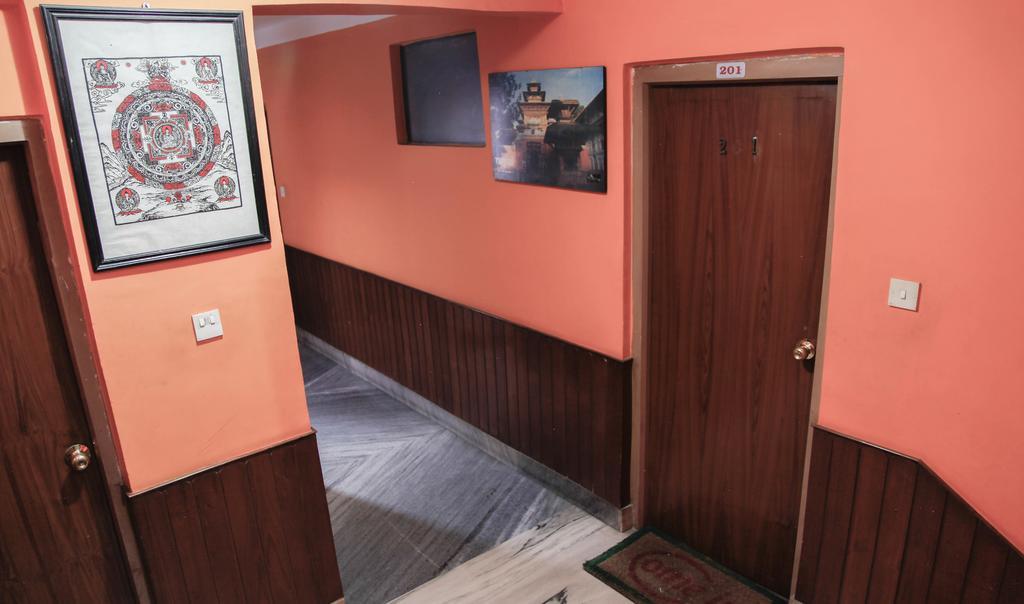 Tasi Dhargey Inn Катманду Экстерьер фото
