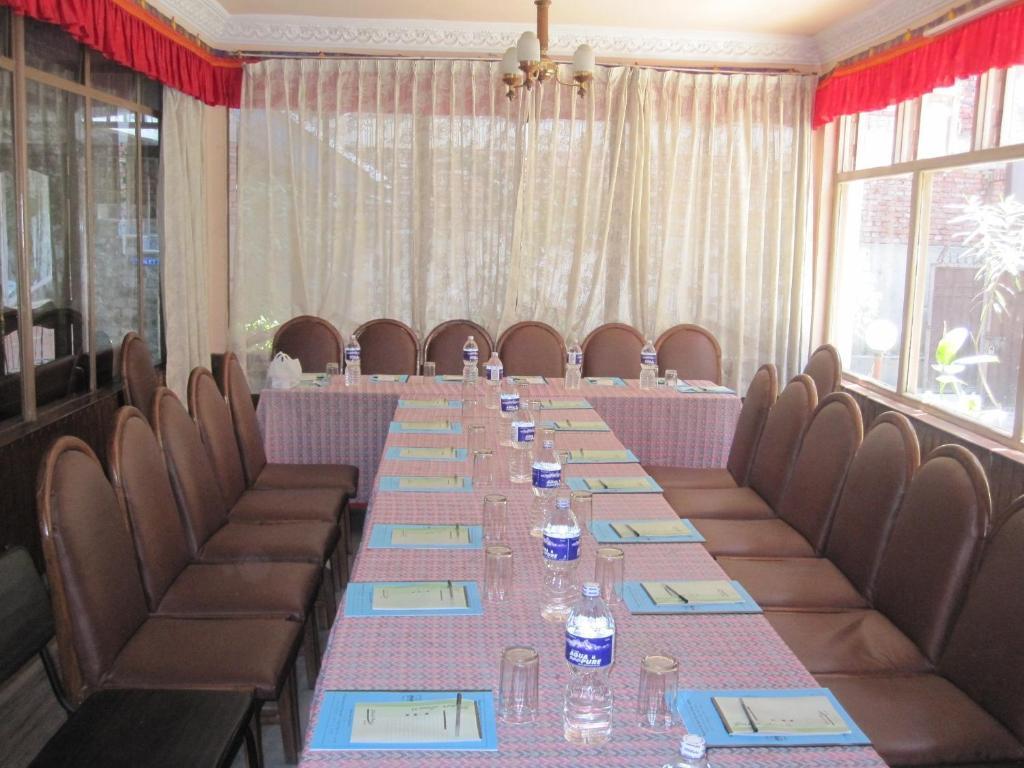 Tasi Dhargey Inn Катманду Экстерьер фото