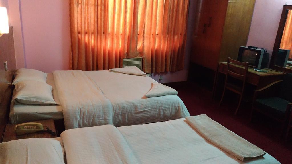 Tasi Dhargey Inn Катманду Экстерьер фото